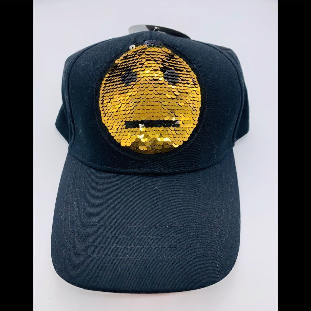 ✨Reversible sequin’s hat_NWT 🧢 ✨